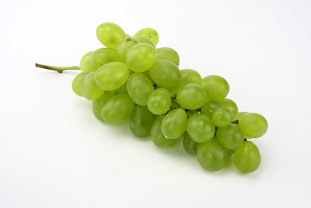 red-grapes-640x480-91216576.jpeg