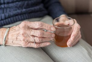 elderly-person-640x480-49237075.jpeg
