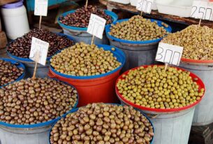 local-food-640x480-46914644.jpeg
