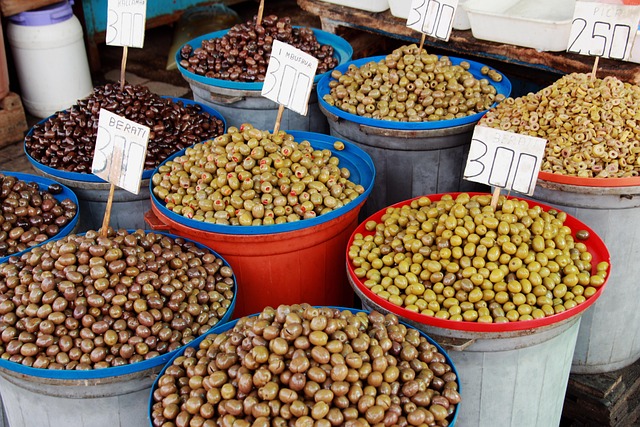 local-food-640x480-46914644.jpeg