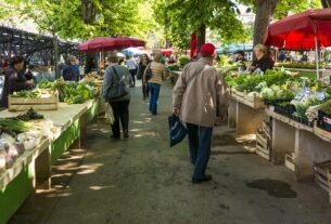local-food-640x480-88260065.jpeg