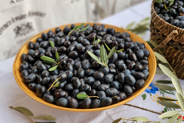 local-food-640x480-60586999.jpeg